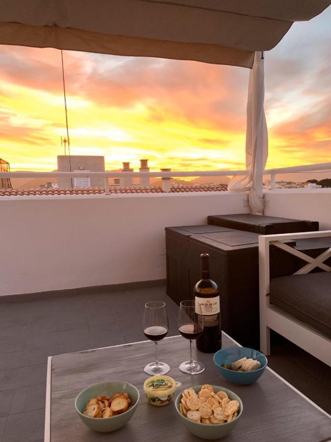 Sonne & Meerblick Aus 40 Grad Heissem Whirlpool Geniessen - Zentral Am Hafen Und Dennoch Ruhig Cala Ratjada  Exterior foto